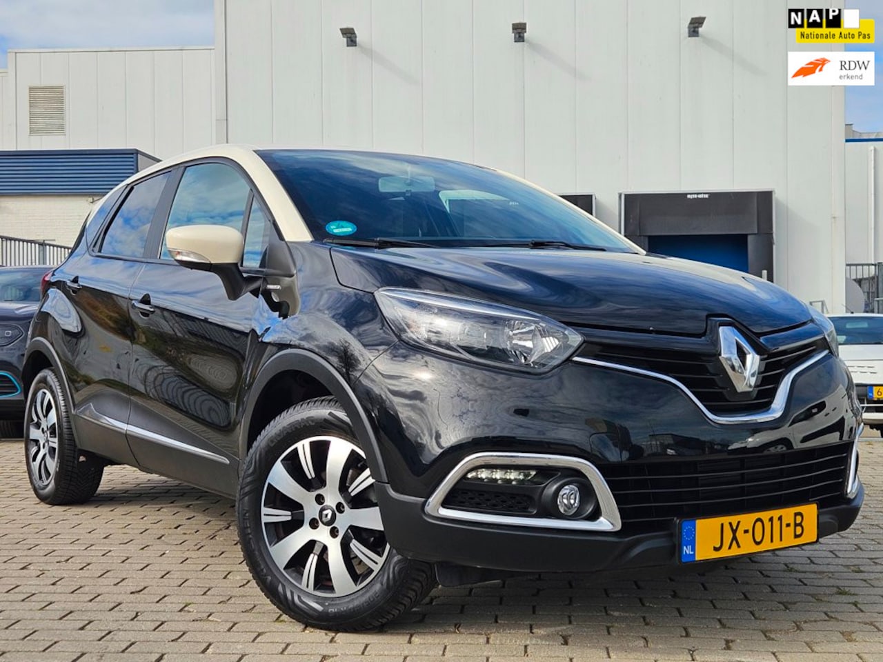 Renault Captur - 0.9 TCe Limited Cruise Airco NAP APK Zwart - AutoWereld.nl