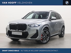 BMW X1 - xDrive25e M Sport Automaat / Panoramadak / Trekhaak / Sportstoelen / Achteruitrijcamera /