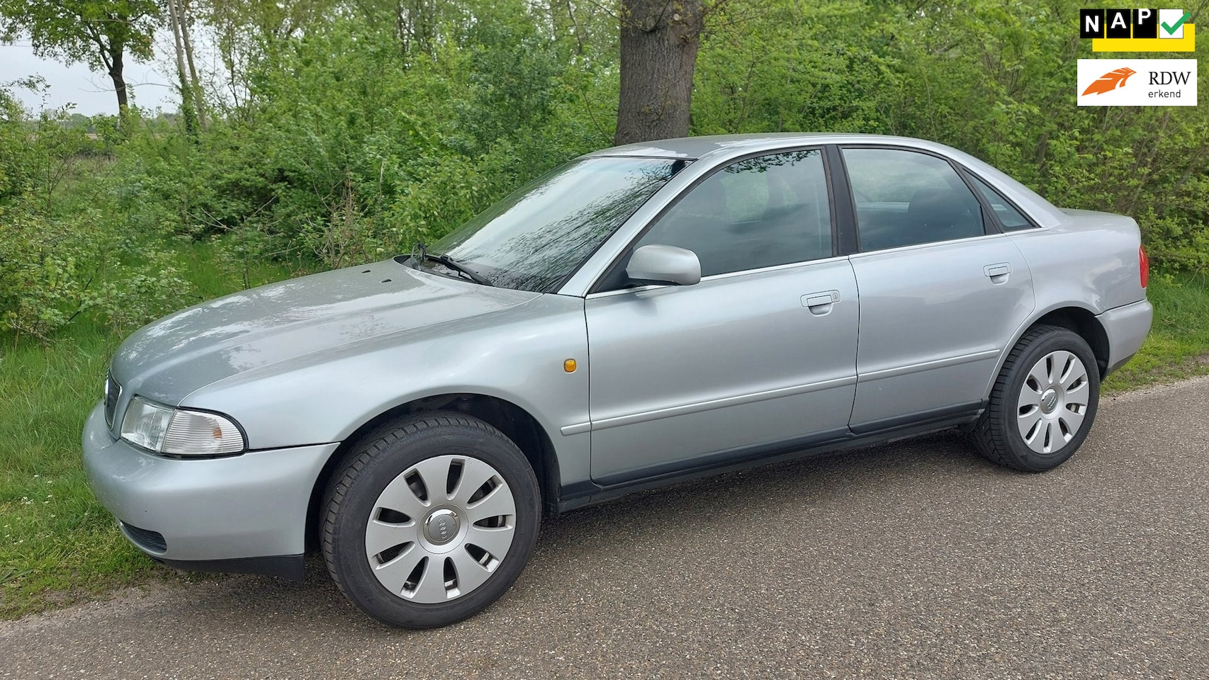 Audi A4 Limousine - 1.6 Ambiente - AutoWereld.nl