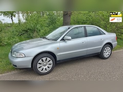 Audi A4 Limousine - 1.6 Ambiente