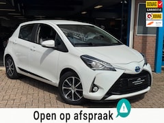 Toyota Yaris - 1.5 Hybrid Design Sport 2018 AUT NAVI AIRCO NAP