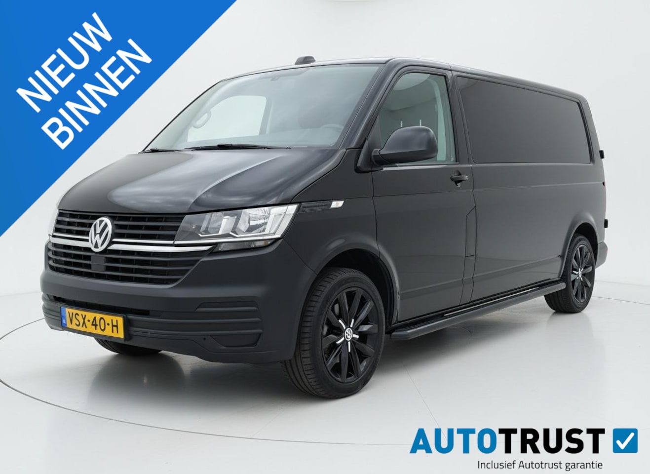 Volkswagen Transporter - 2.0 TDI L2H1 3-PERS APPLE CARPLAY TREKH. 18INCH LM - AutoWereld.nl