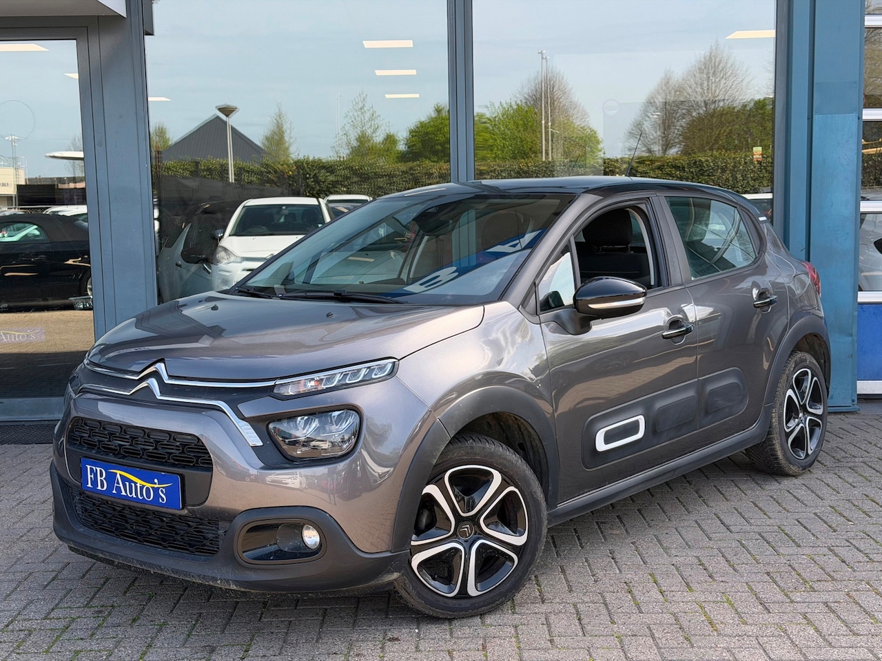 Citroën C3 - 1.2 PureTech Shine Airco Cruise Navi - AutoWereld.nl