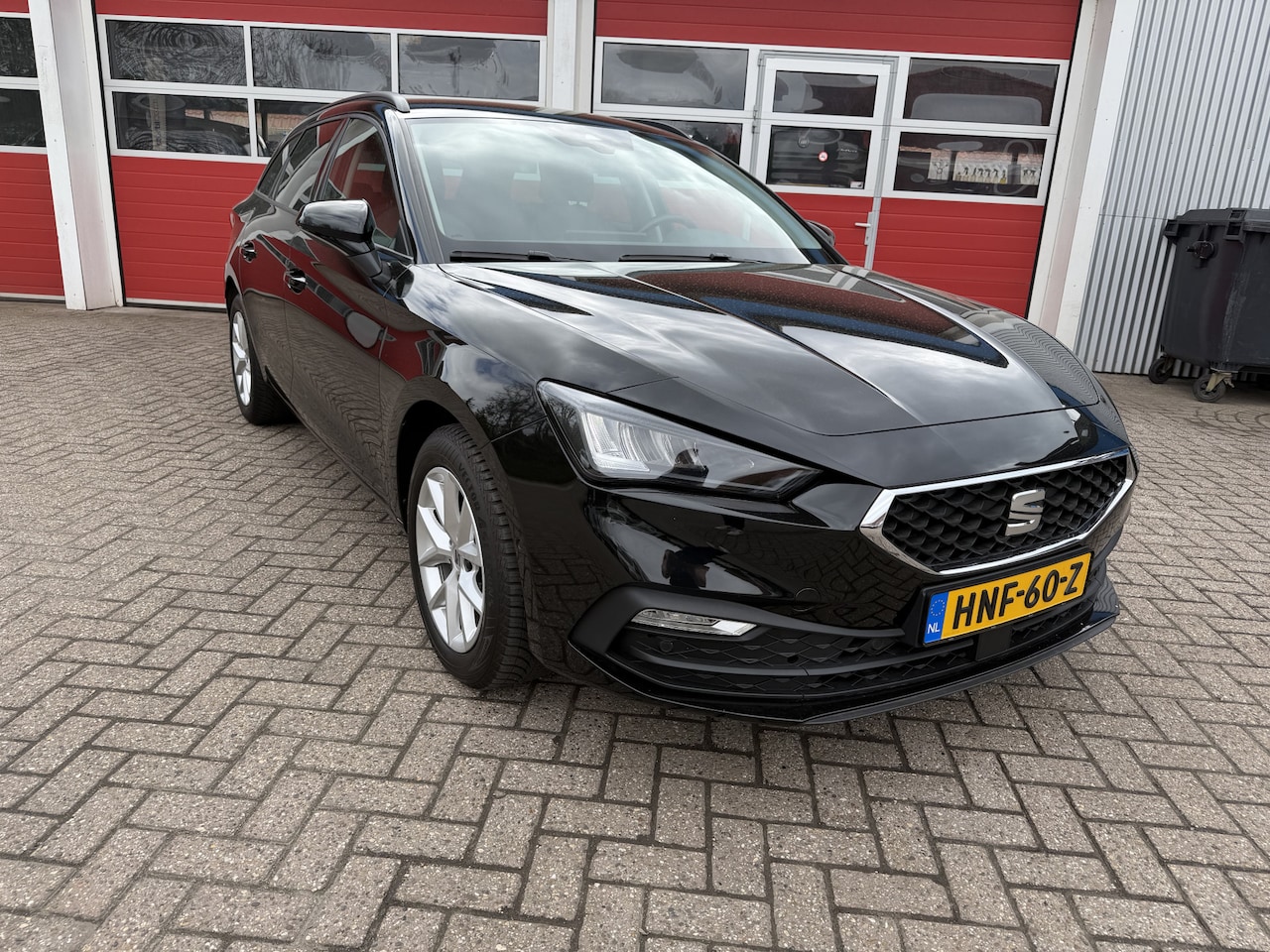 SEAT Leon Sportstourer - 1.0 eTSI 111 PK | Style Business Intense | Automaat | - AutoWereld.nl