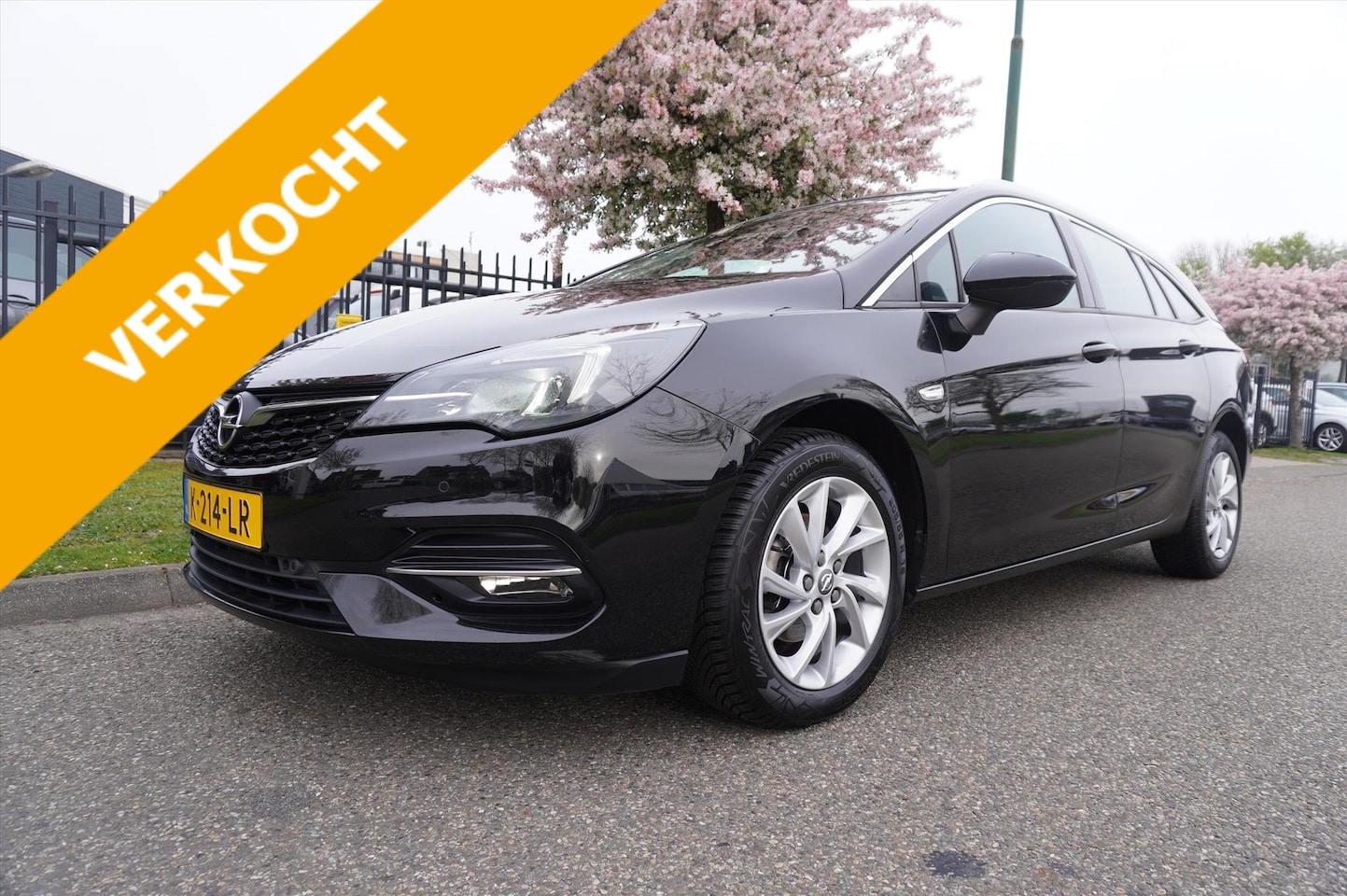 Opel Astra Sports Tourer - 1.2 Turbo 145pk Business Executive Navigatie - AutoWereld.nl