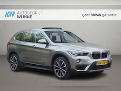 BMW X1 - sDrive20i 192pk Aut. Essential | Navi | Climate | Panoramadak | Camera | Elektrische Achte