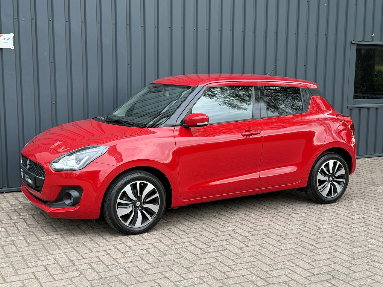 Suzuki Swift - 1.0 Stijl Smart Hybrid 31.136 KM!/DEALER ONDERHOUDEN!/COMPLEET!/ - AutoWereld.nl