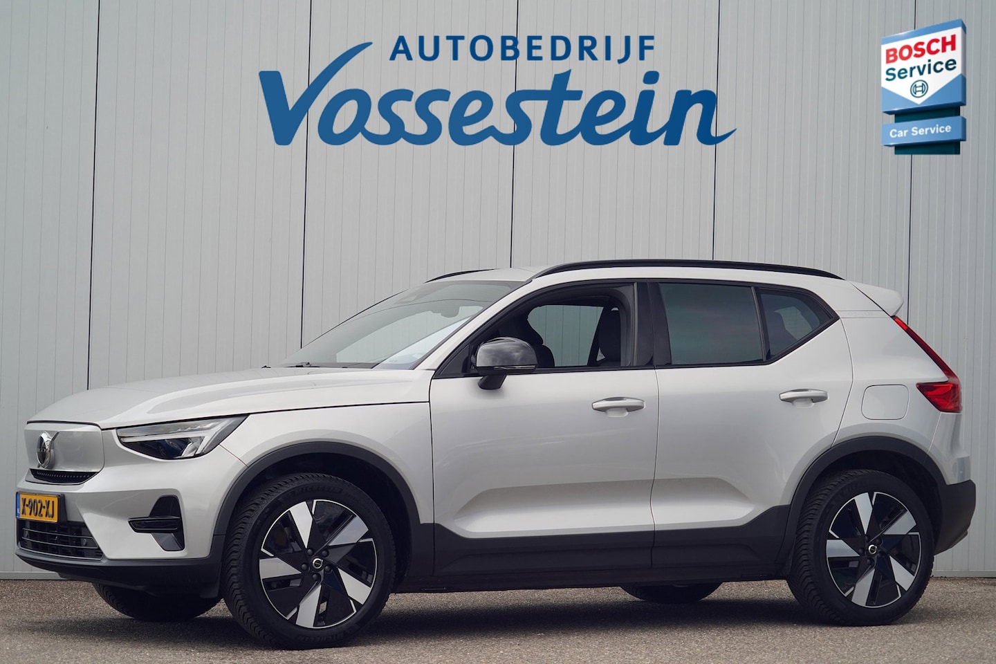 Volvo XC40 - Single Motor Essential 69 kWh / SOH 96% / 31dkm NAP / Elek. Trekhaak / Camera / Carplay / - AutoWereld.nl