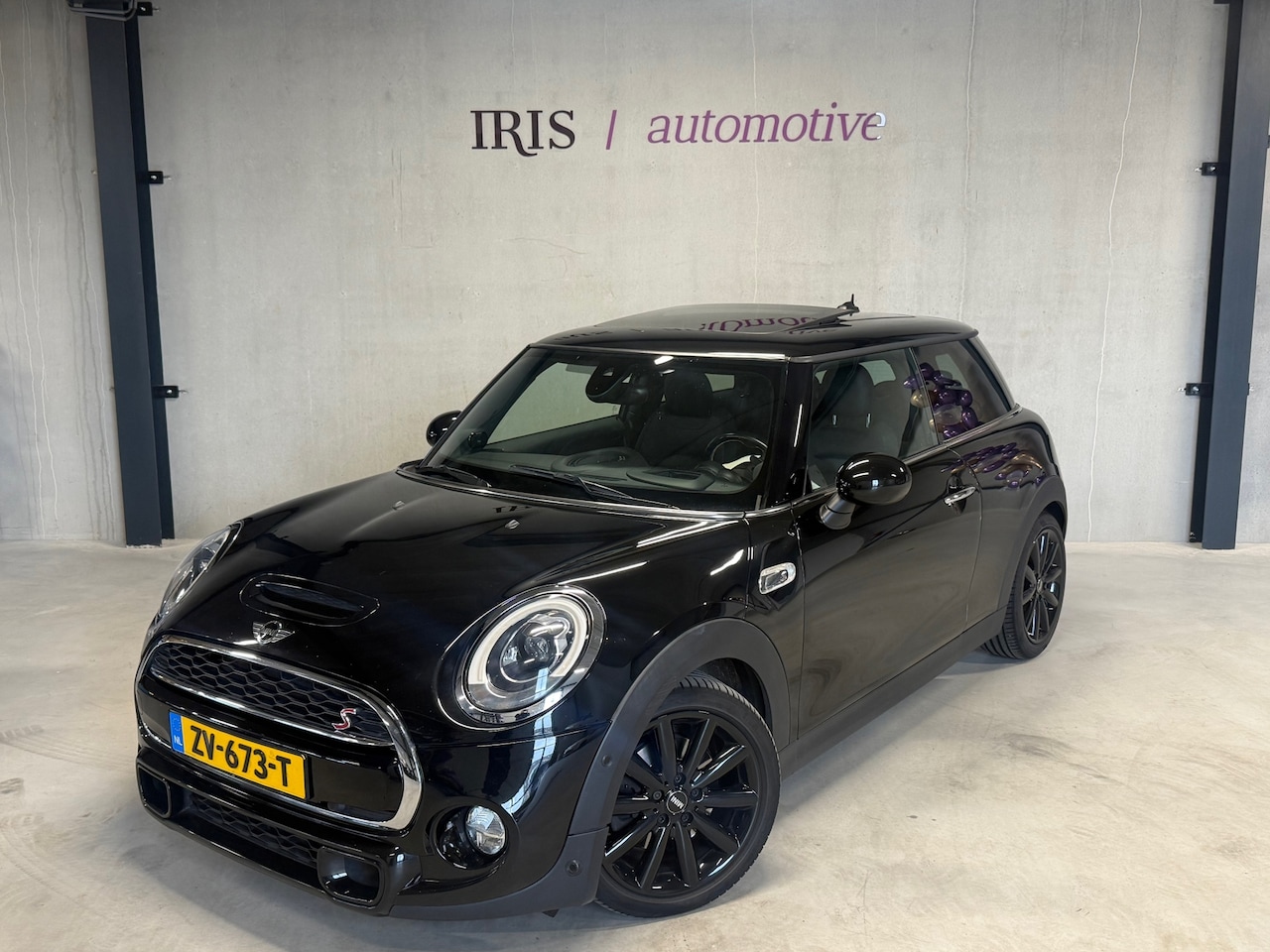 MINI Cooper S - Mini 2.0 Aut - Pano - ACC - Harman Kardon - Navi XL - Camera - Stoelverwarming - AutoWereld.nl