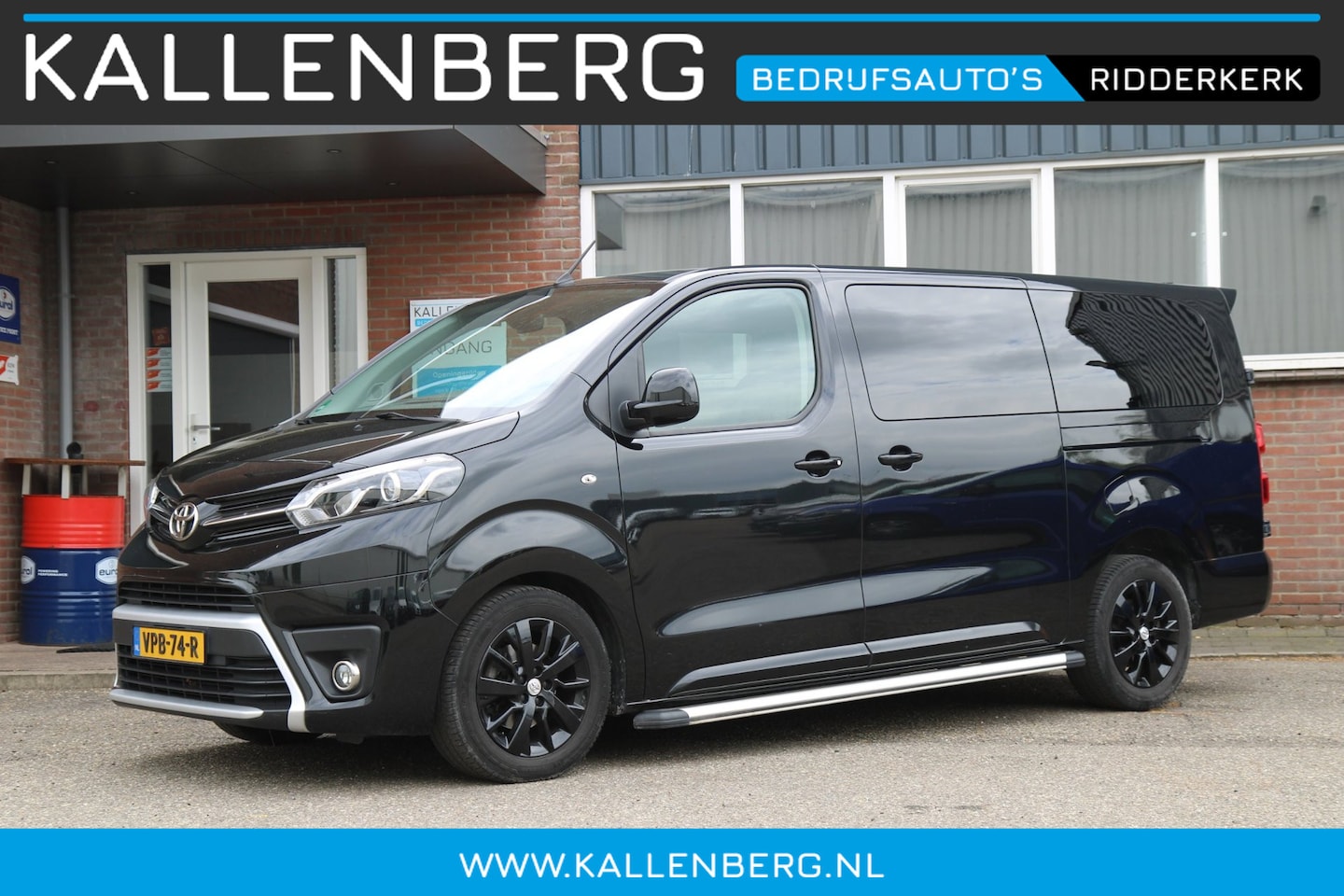 Toyota ProAce Worker - 2.0 D-4D Black Line DC / 5 prs / Automaat / Trekhaak / Camera - AutoWereld.nl