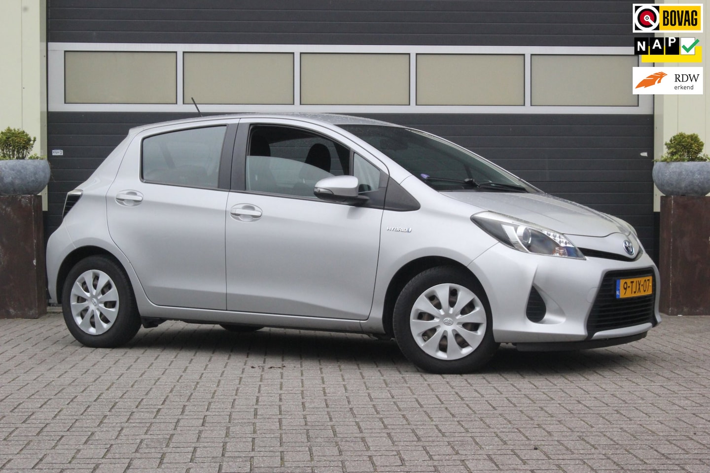 Toyota Yaris - 1.5 Full Hybrid Aspiration Trekhaak Camera - AutoWereld.nl