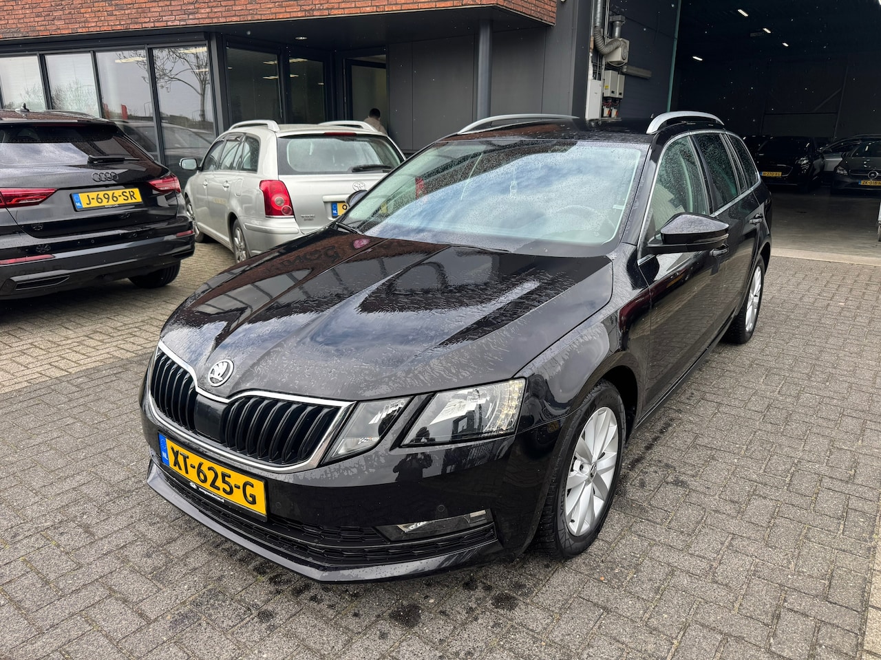 Skoda Octavia Combi - 1.0 TSI Business AUTOMAAT CAMERA TREKHAAK CRUISE KEYLESS ORIG NL NAP - AutoWereld.nl