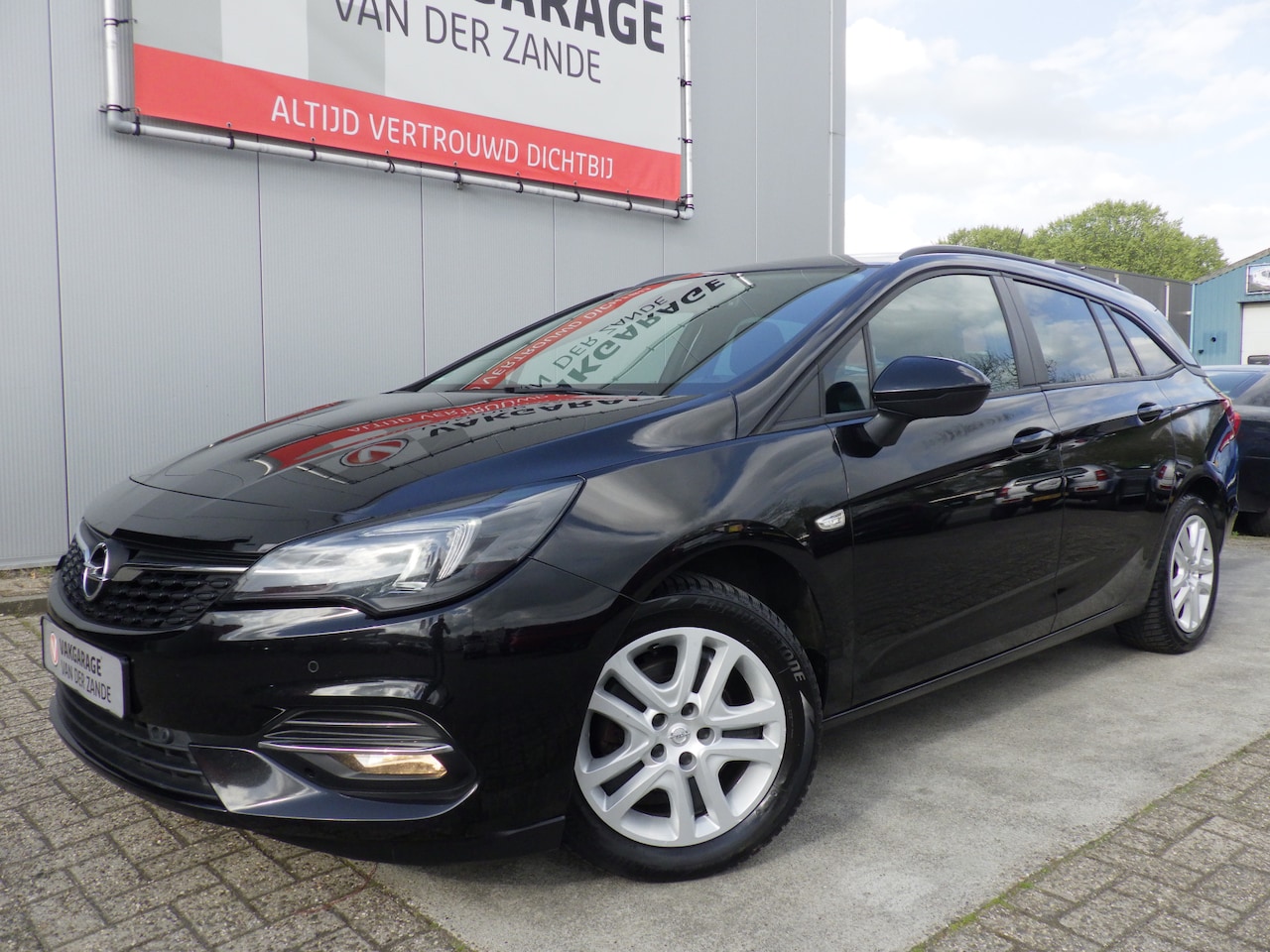 Opel Astra Sports Tourer - 1.2 Edition 1.2 Edition, Trekhaak, Camera, Carplay, Cruise! - AutoWereld.nl