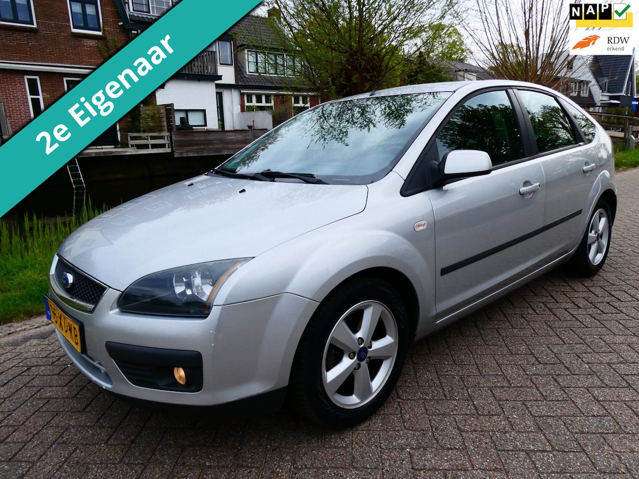 Ford Focus - 1.6-16V Automaat 101pk 2e eig. 5-deurs Airco Cruise Trekhaak - AutoWereld.nl