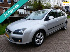 Ford Focus - 1.6-16V Automaat 101pk 2e eig. 5-deurs Airco Cruise Trekhaak