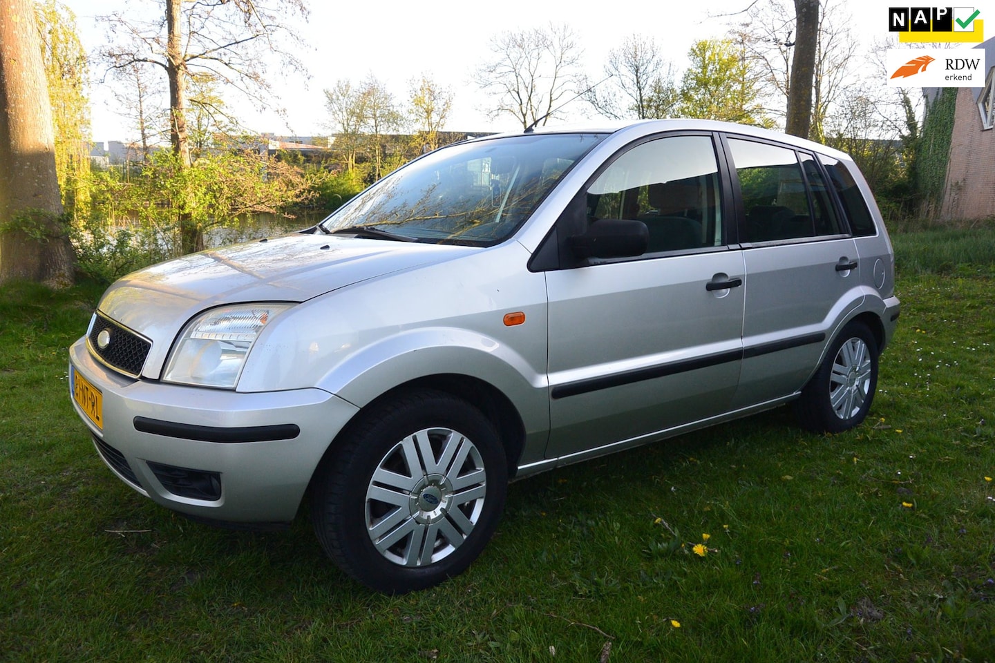 Ford Fusion - 1.6-16V Centennial/airco/trekhaak/2de eigenaar/hoogzitter - AutoWereld.nl