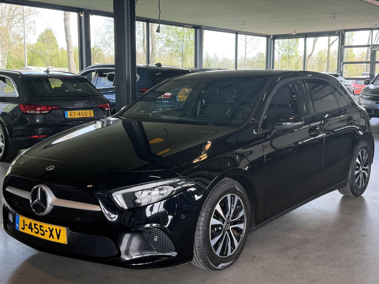 Mercedes-Benz A-klasse - A 160 Business Solution Navi/carplay/cam/breed scherm - AutoWereld.nl