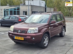 Nissan X-Trail - €2250, -Automaat Airco 4X4 Trekhaak Apk