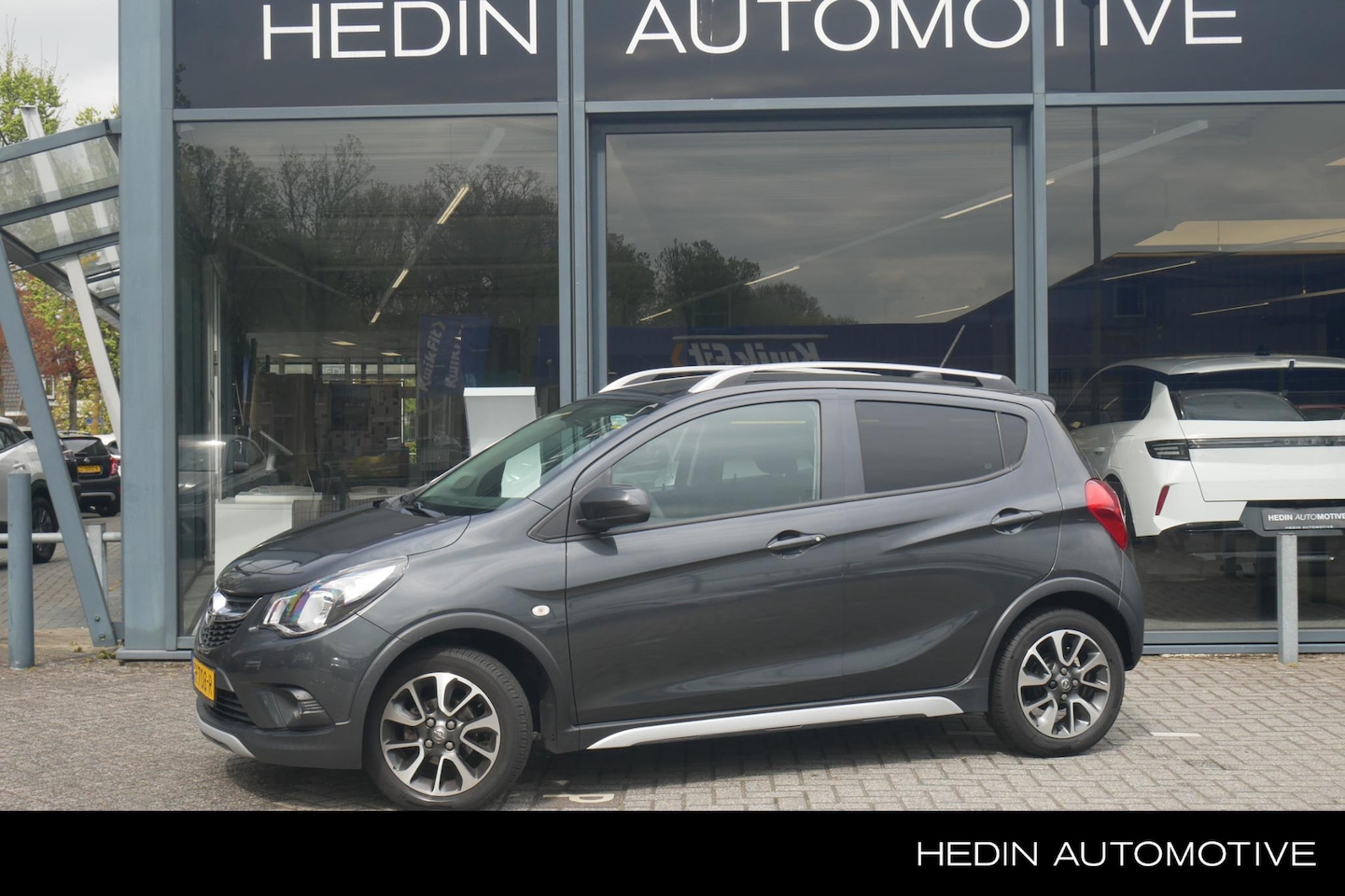 Opel Karl - 1.0 Rocks Online Edition | Trekhaak | Bluetooth | Lichtmetalen velgen 15'' | Airco | Cruis - AutoWereld.nl