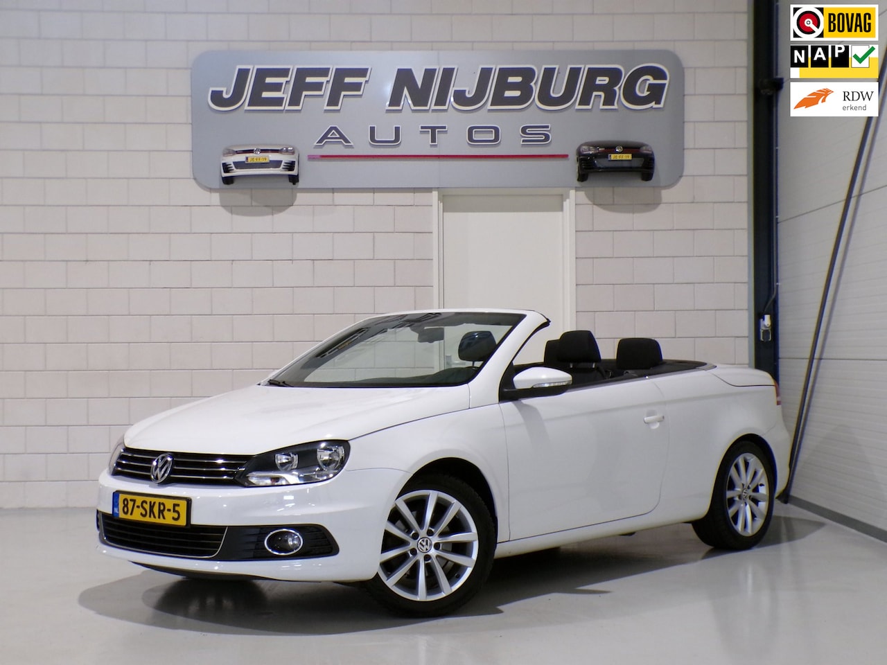 Volkswagen Eos - 1.4 TSI Highline 122PK "Origineel NL!" Navigatie Bluetooth Garantie Parkeersensoren Panora - AutoWereld.nl
