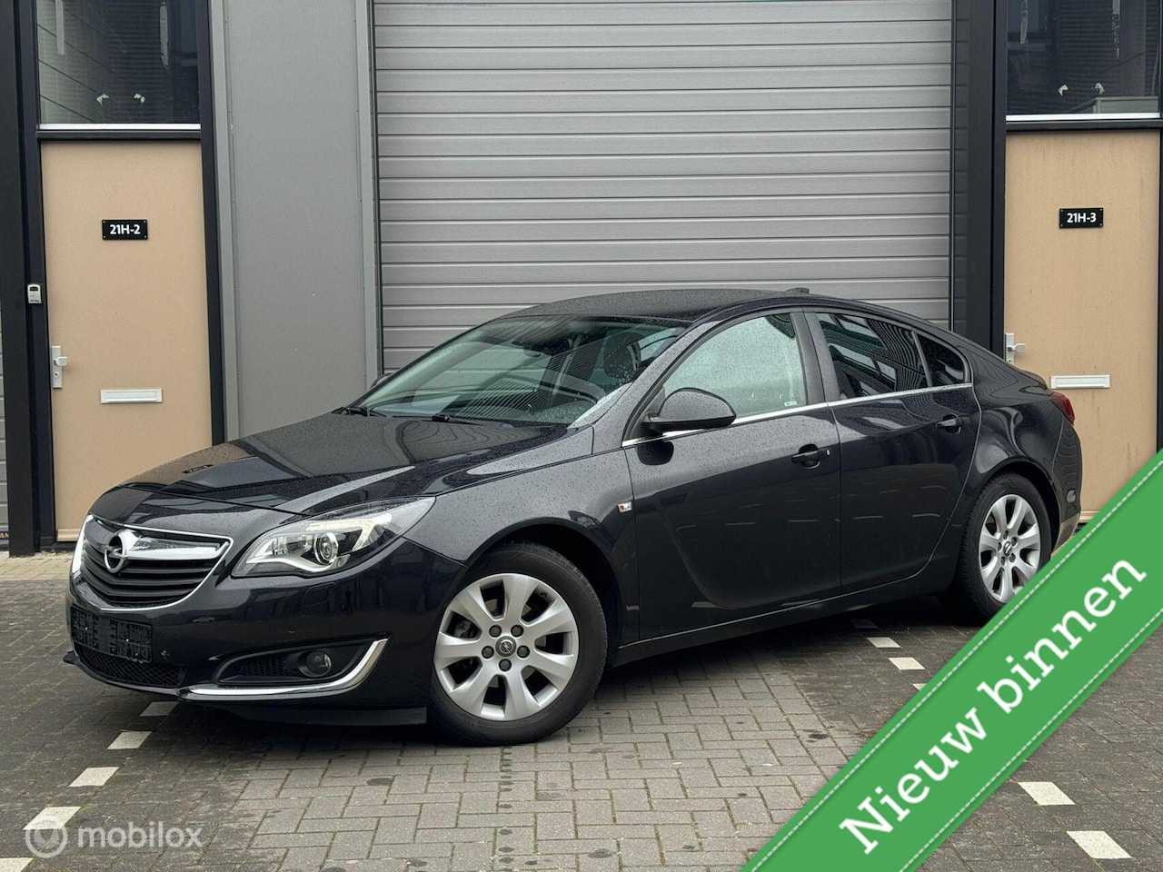 Opel Insignia - 1.6 CDTI Cosmo / PDC / Stoelv / Stuur / TrekH - AutoWereld.nl