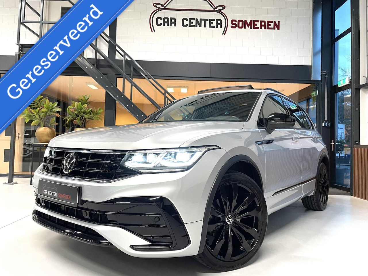 Volkswagen Tiguan - 1.5 TSI R-Line Black Style/ Cam/ Pano/ 20'inch/ Trekhaak/ IQ Matrix - AutoWereld.nl