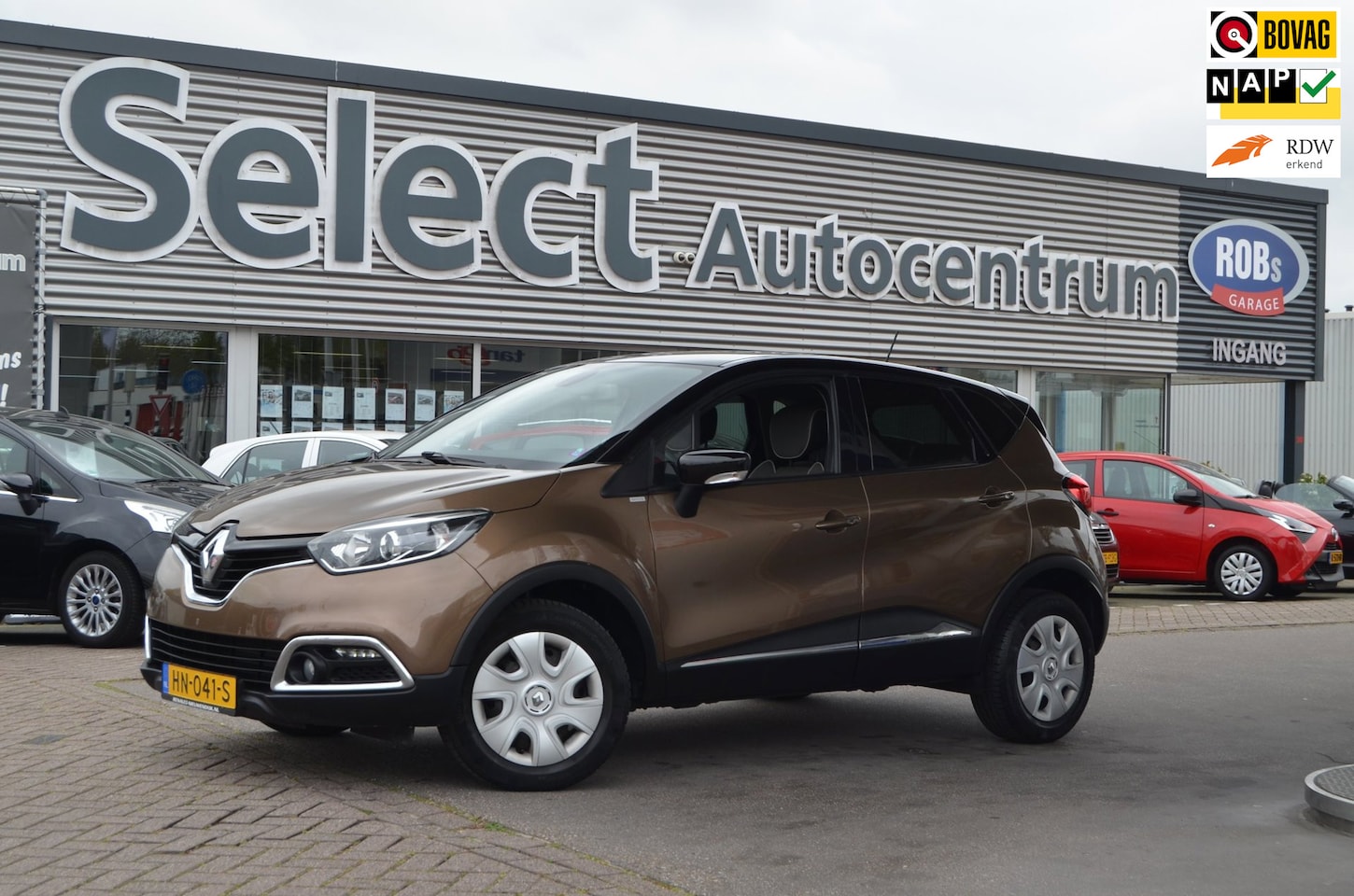 Renault Captur - 0.9 TCe Barista|LEER|STOELVERW.|TR.HAAK|PDC+CAMERA|NAVI| - AutoWereld.nl