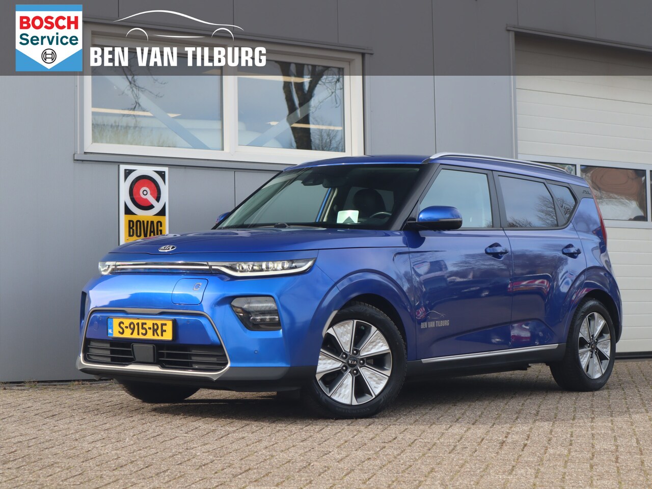 Kia e-Soul - ExecutiveLine 64 kWh / Schuifdak / Stoelkoeling & Verwarming / H&K / Leder - AutoWereld.nl