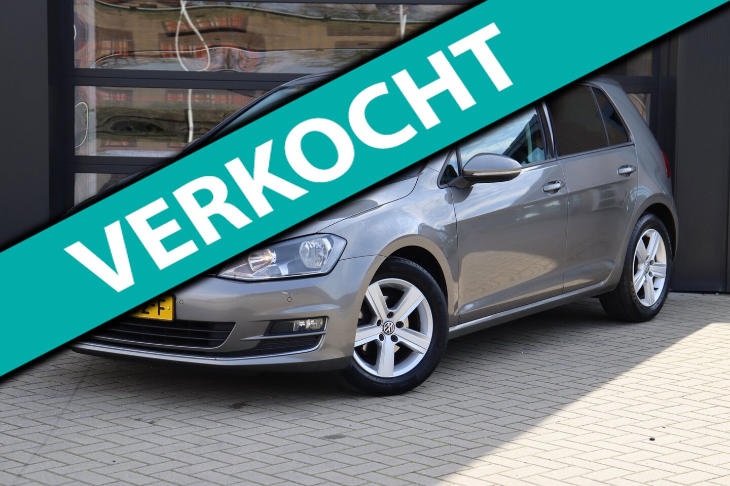 Volkswagen Golf - 1.2 TSI Business Edition Connected | NAP | Camera | Cruise | Navi | Clima | Stoelverwarmin - AutoWereld.nl