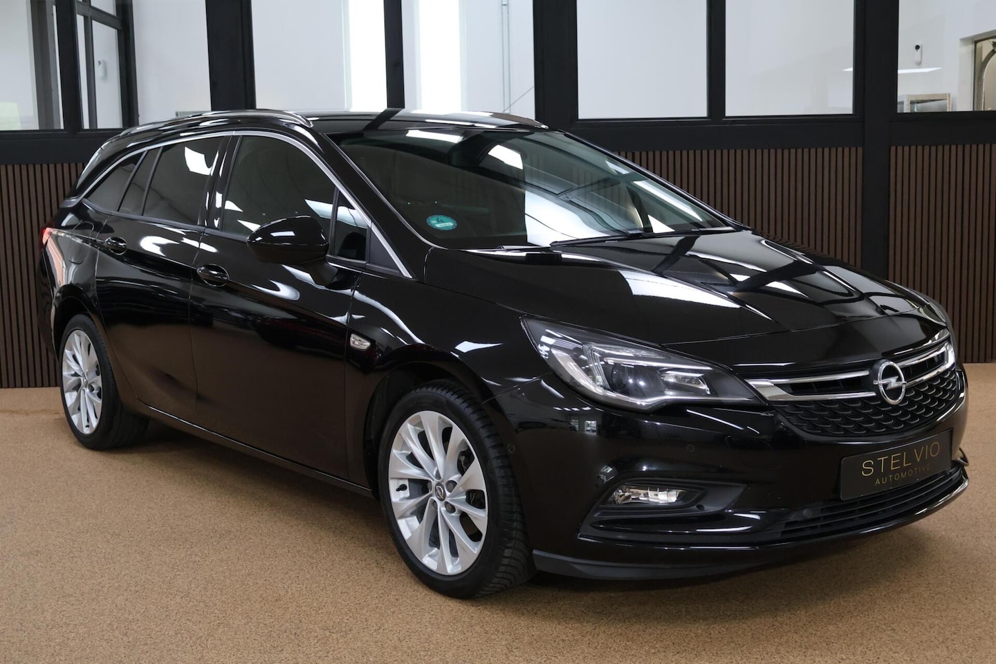 Opel Astra Sports Tourer - 1.4 Innovation. 2018 Compleet!!! - AutoWereld.nl
