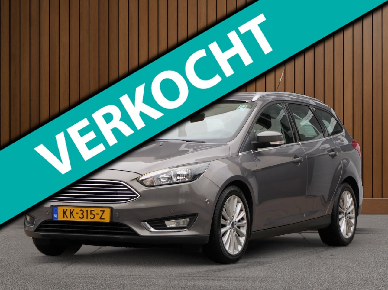 Ford Focus Wagon - 1.0 Titanium 101PK! | Cruise | Trekhaak | Clima | Bluetooth - AutoWereld.nl