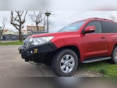 Toyota Land Cruiser - 2.8 D-4D-F Challenger High Roof Blind Van Twin drawer system met fridge slider. Lifepo4 accu, lier, winchbumper