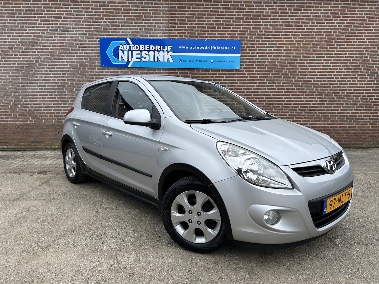 Hyundai i20 - 1.6i Airco/LM15 - AutoWereld.nl