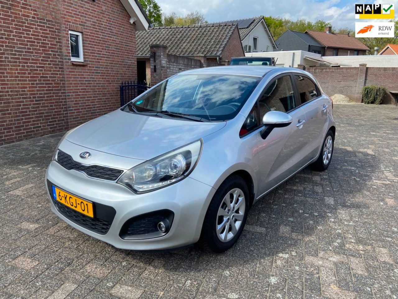 Kia Rio - 1.2 CVVT Plus Pack navi/airco/5drs/nieuwe apk n.a.p - AutoWereld.nl