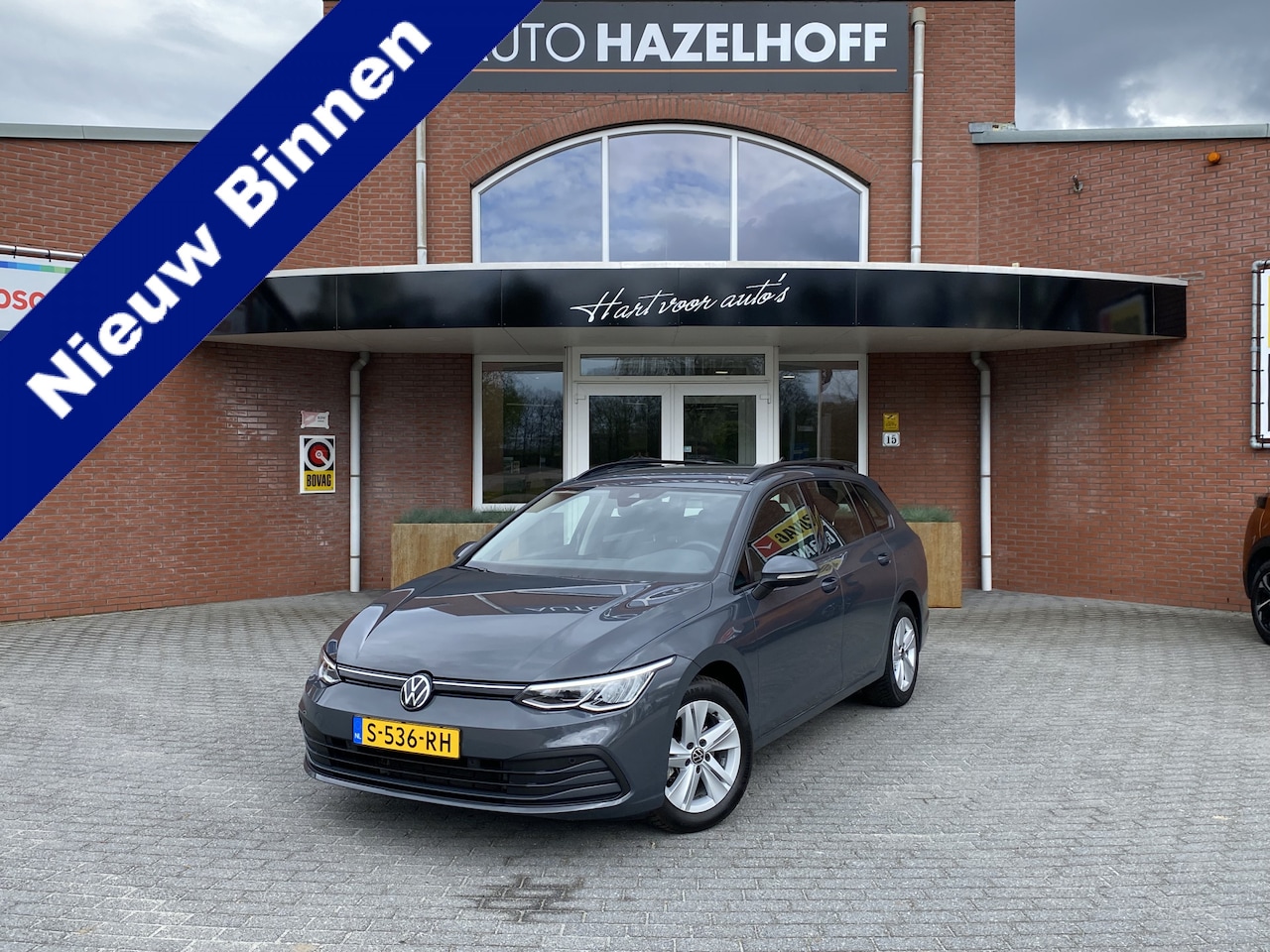 Volkswagen Golf Variant - 1.0 eTSI Life Automaat als nieuw! 2023!! 1e Eigenaar!! | PDC V+A | Navigatie | ACC | LED | - AutoWereld.nl