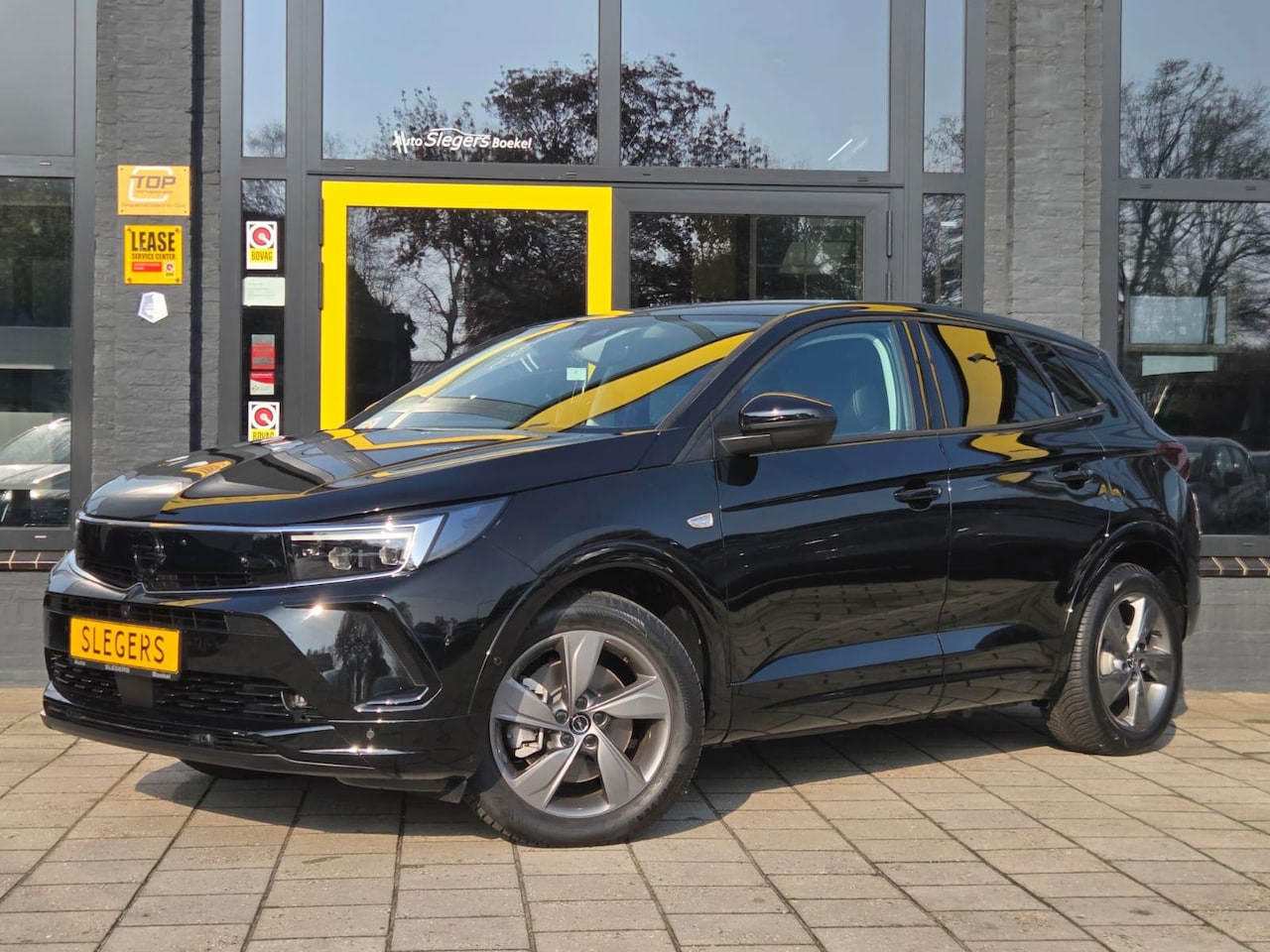 Opel Grandland - 1.6 Turbo Plug-in-Hybrid Ultimate | Alcantara | Stoelv + Stuurv | Camera + Sensoren | Carp - AutoWereld.nl
