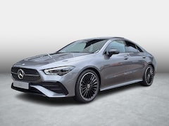 Mercedes-Benz CLA-Klasse - 200 AMG Line | Premium Pakket | Night Pakket | Winter Pakket | Panoramadak | Trekhaak | Bu