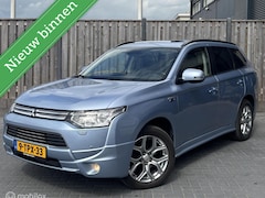 Mitsubishi Outlander - 2.0 PHEV Instyle+/BTW-auto/Navi/Pano/