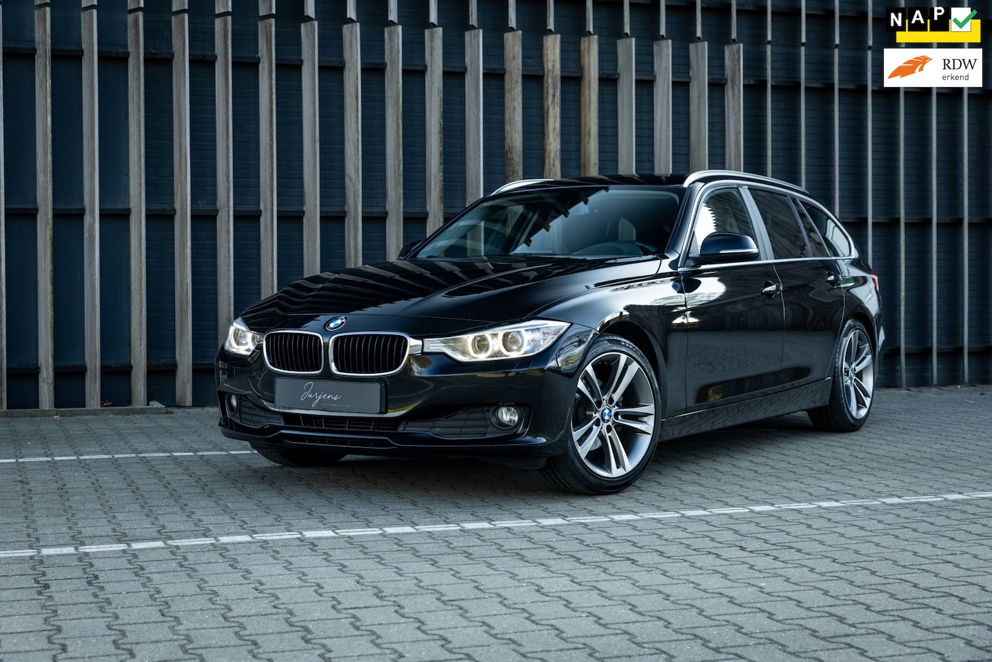 BMW 3-serie Touring - 320d High Executive AUT-8 (163pk) XENON ALPINE 18" - AutoWereld.nl