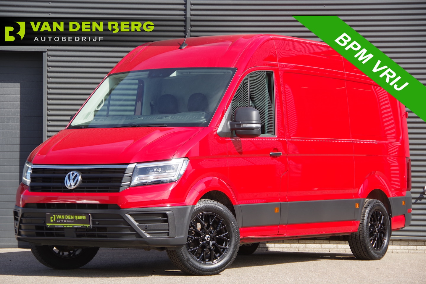 Volkswagen Crafter - 35 2.0 TDI L3H3 177PK AUT. LED, TREKHAAK, GEV. ERGO ACTIVE STOEL, ADAPT. CRUISE, STOELVERW - AutoWereld.nl