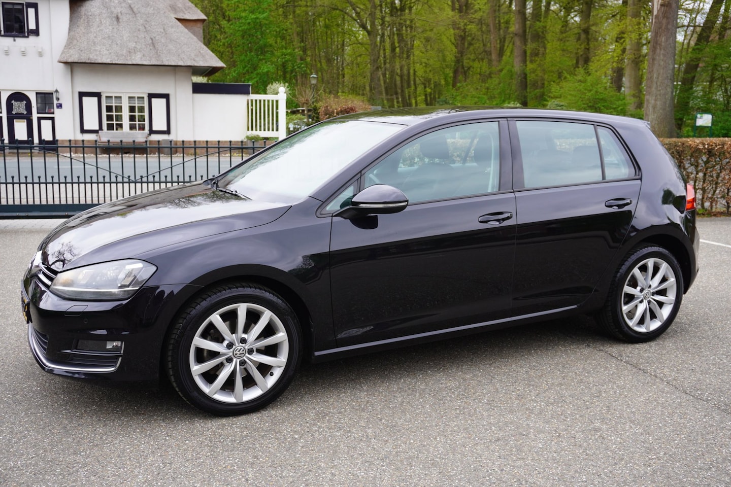 Volkswagen Golf - 1.4 TSI ACT Highline 5 Drs Airco Xenon Pdc Trekhaak - AutoWereld.nl