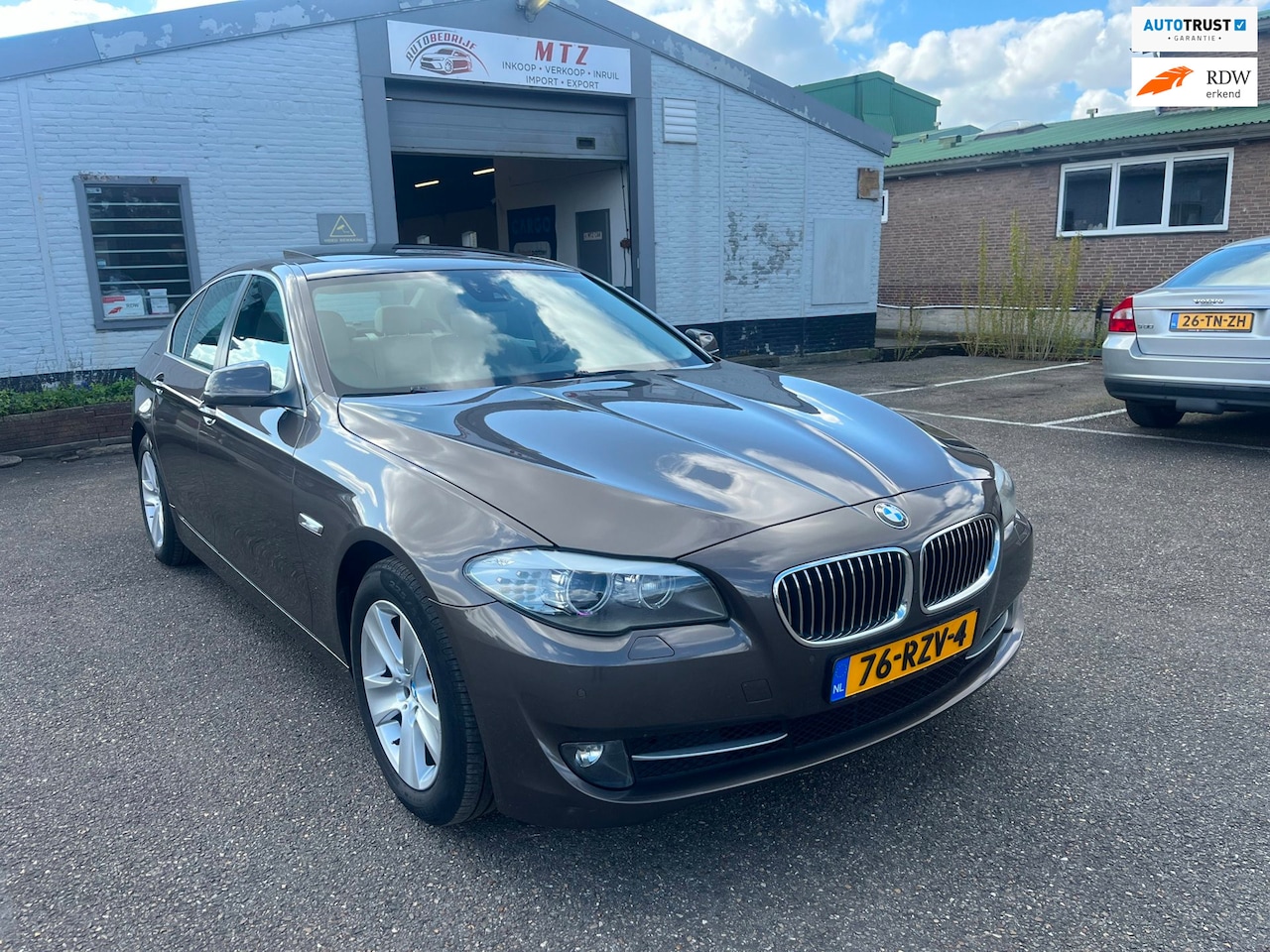 BMW 5-serie - 523i High Executive Volledig uitgevoerd | DEALER OH - AutoWereld.nl