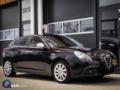 Alfa Romeo Giulietta - 1.4 T Distinctive 170PK | DNA | PDC | NW. TURBO & DISTRIBUTIE