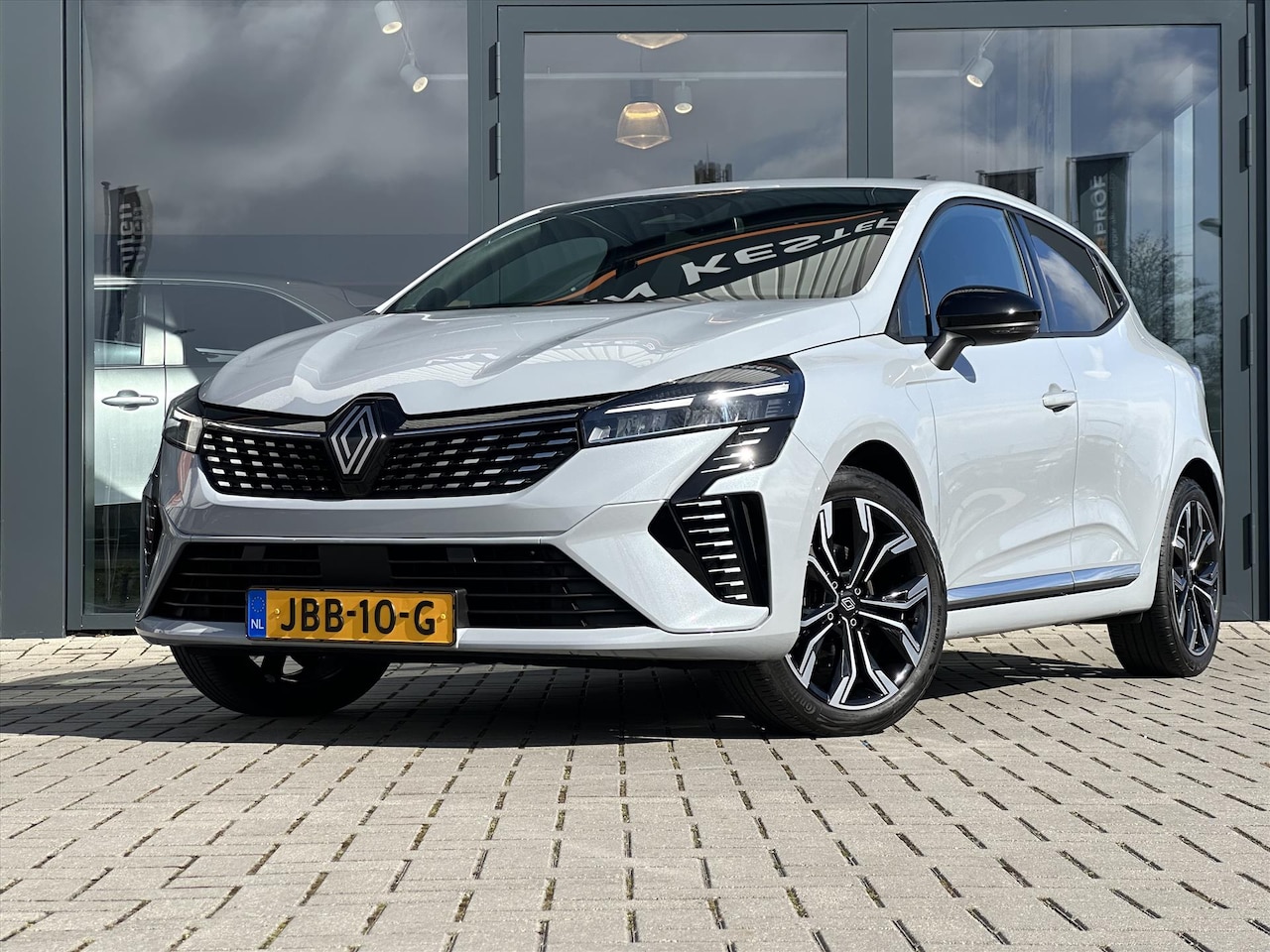 Renault Clio - E-Tech Hybrid 145 Techno / 9,3 Navigatie / Camera / 17"/ Stoelverw. - AutoWereld.nl