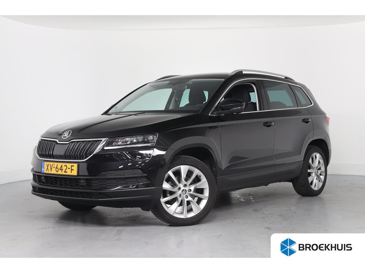 Skoda Karoq - 1.5 TSI ACT Style Business | 1e Eigenaar! | Memory | LED | Trekhaak | Camera | Stoel/Stuur - AutoWereld.nl