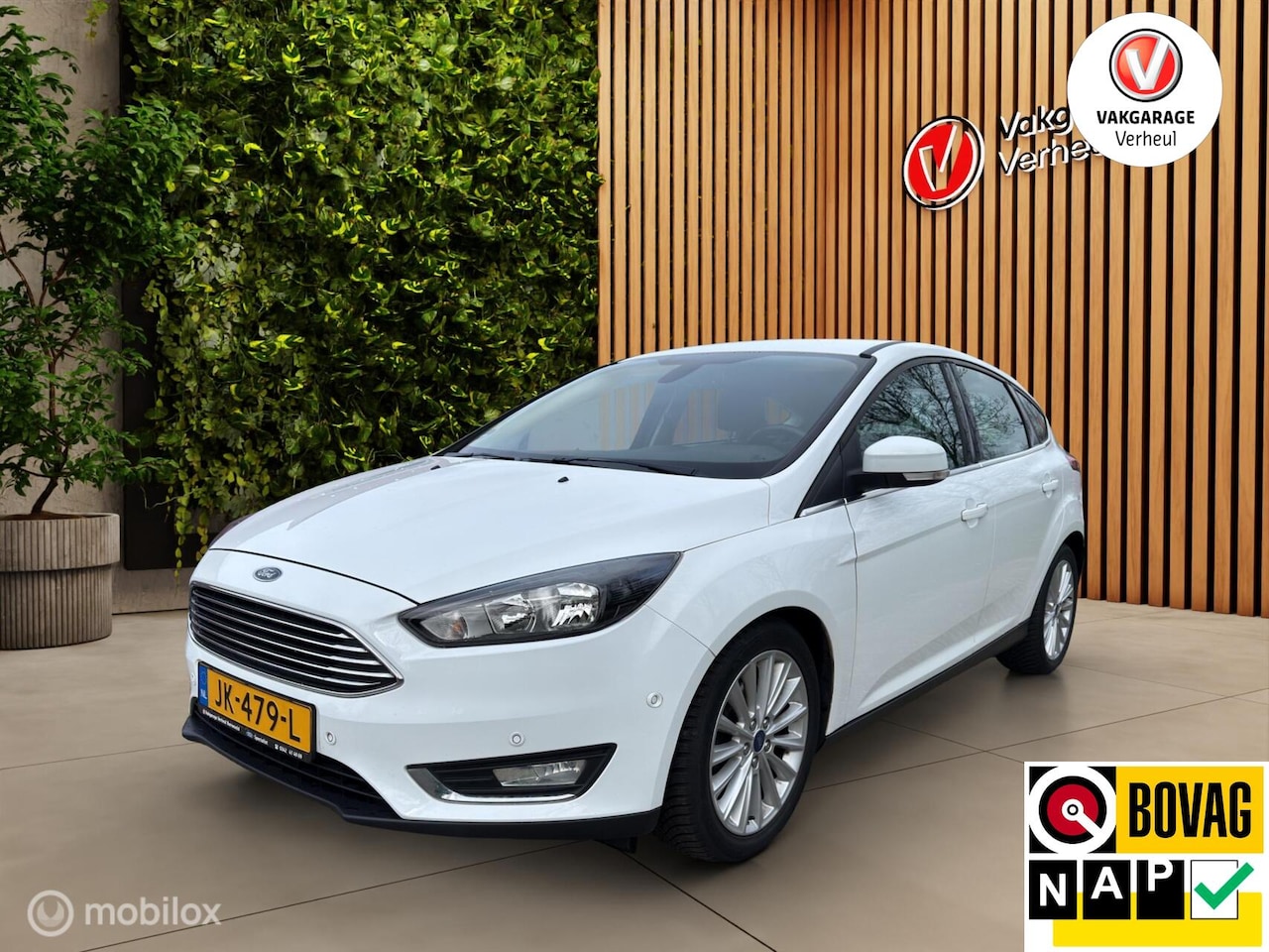 Ford Focus - 1.0 Titanium|125Pk|Dealer onderhouden - AutoWereld.nl