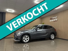 BMW X1 - SDrive20i Limited Series * Automaat / Navigatie / Trekhaak / NL Auto