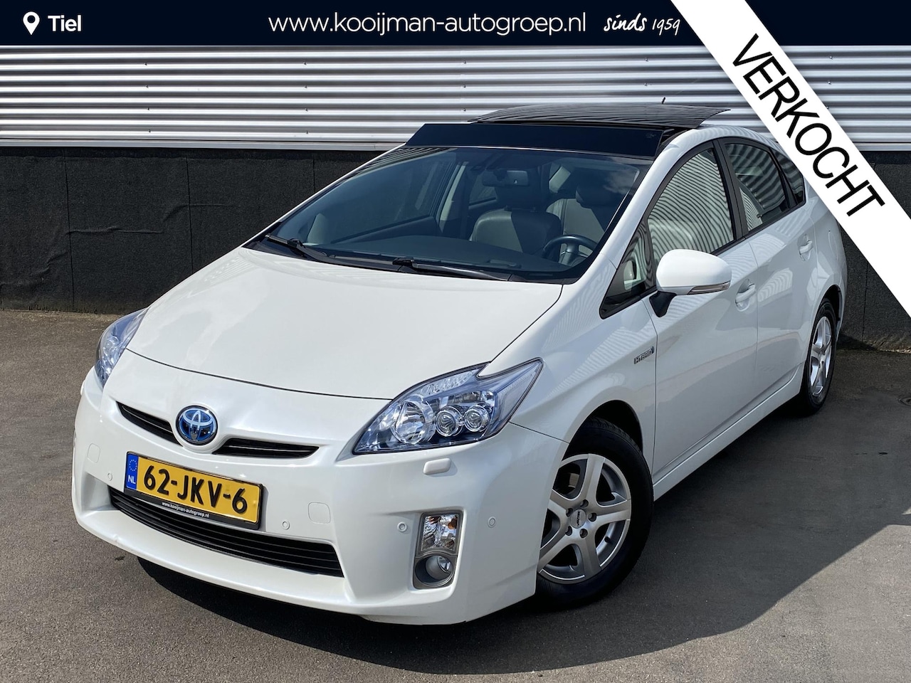 Toyota Prius - 1.8 Executive Schuif-/kanteldak met zonnepanelen, Volledig dealeronderhouden! NL-auto, nav - AutoWereld.nl