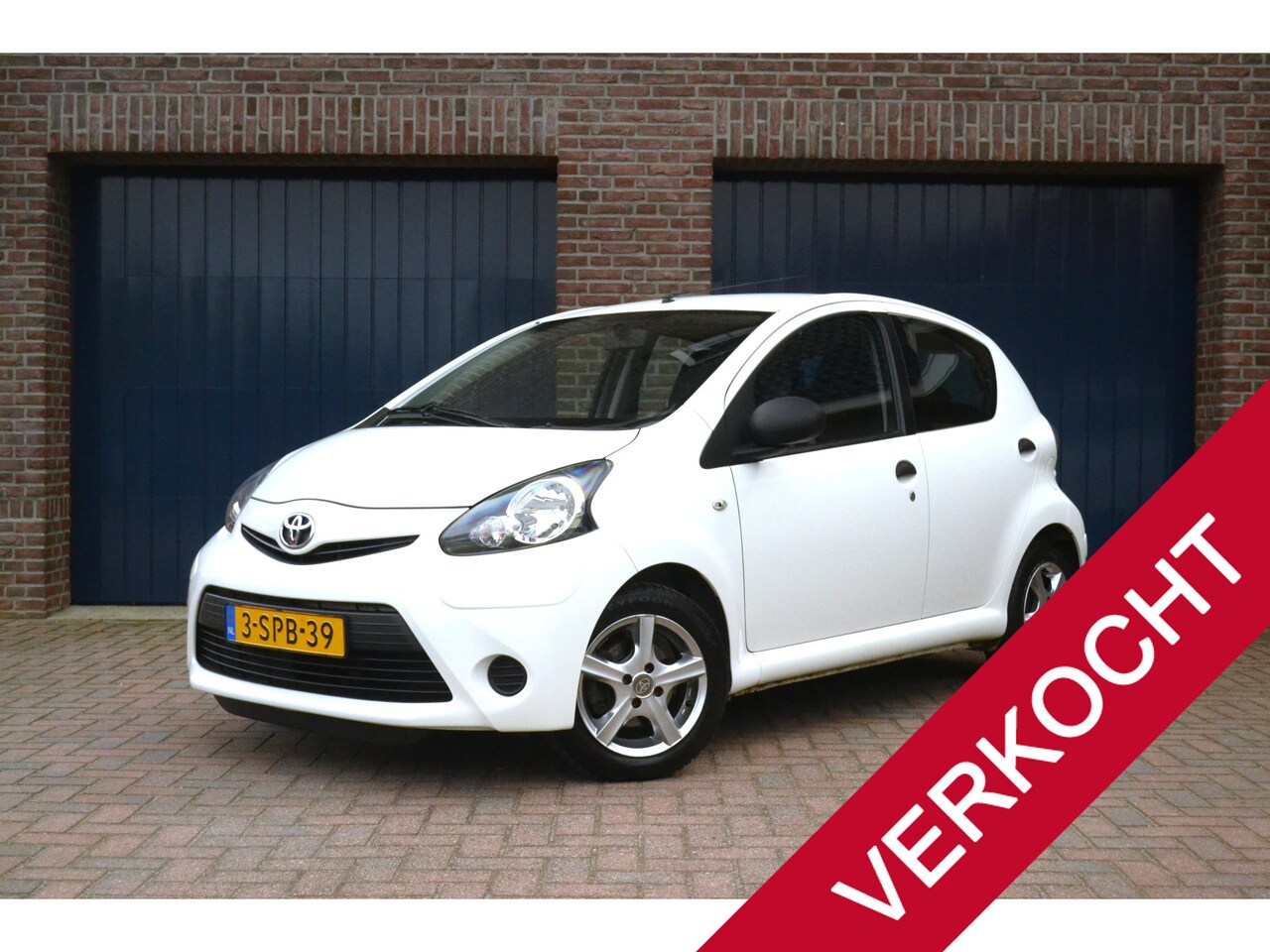 Toyota Aygo - 1.0 VVT-i Now | Airco | 1e eigenaar | 5-deurs | Lichtmetalen velgen | Afstandsbediening - AutoWereld.nl