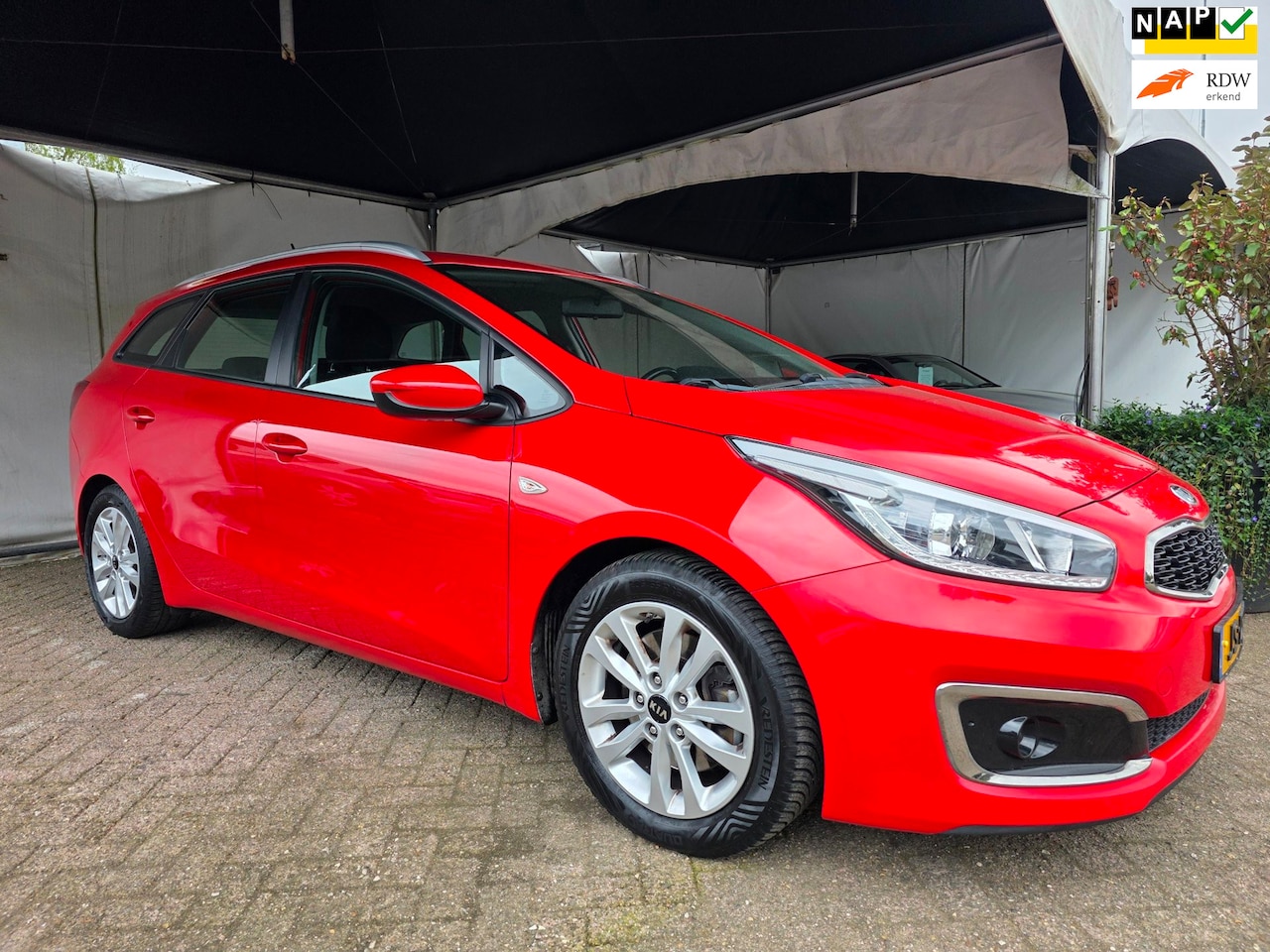 Kia Cee'd Sportswagon - 1.6 GDI First Edition 1.6 GDI First Edition - AutoWereld.nl